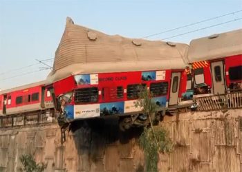 ऋषिकेश में उज्जैनी एक्सप्रेस रेलगाड़ी पटरी से उतरी, कोई हताहत नहीं