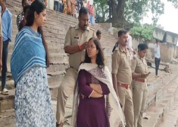 अयोध्या में सरयू का कहर: ढेमवा घाट पर डूबे दो मासूमों में एक का शव मिला, दूसरे की तलाश में रातभर चला सर्च ऑपरेशन