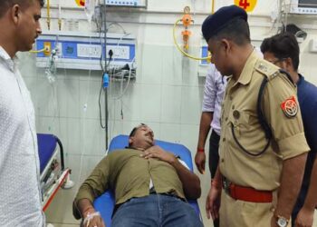गाजीपुर में पुलिस ने मुठभेड़ में मारे गए इनामी बदमाश के शव को सड़क पर रख उपद्रव; मुकदमा दर्ज