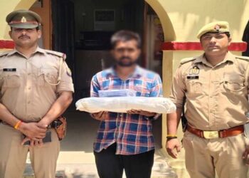 अयोध्या में श्रद्धालुओं का सामान चुराने वाला शातिर चोर गिरफ्तार, चोरी का सामान बरामद