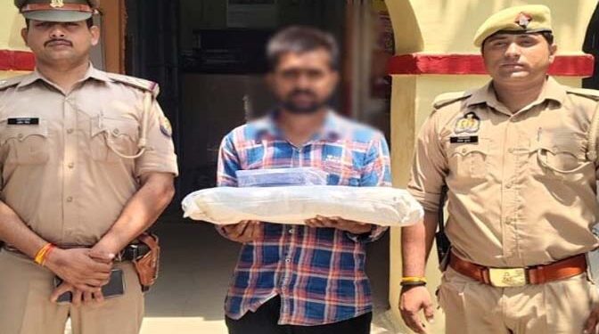 अयोध्या में श्रद्धालुओं का सामान चुराने वाला शातिर चोर गिरफ्तार, चोरी का सामान बरामद