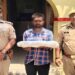 अयोध्या में श्रद्धालुओं का सामान चुराने वाला शातिर चोर गिरफ्तार, चोरी का सामान बरामद