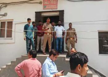 वाराणसी: पीजी की सीढ़ियों पर खून से लथपथ 19 साल की छात्रा का शव मिला, प्रेमी गिरफ्तार