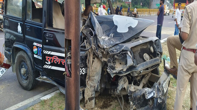 अयोध्या: डायल 112 पुलिस वाहन को ट्रेलर ने मारी टक्कर, 2 पुलिस कर्मी घायल