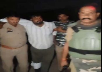 बलिया में संदिग्ध गोतस्कर पुलिस मुठभेड़ में पैर में लगी गोली, गिरफ्तार