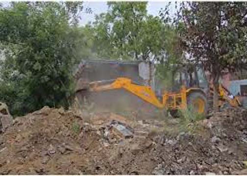 गाजियाबाद में सरकारी जमीन पर बना मदरसा ध्वस्त किया गया