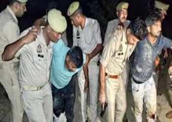 शाहजहांपुर में महिला से मंगलसूत्र व चेन लूटने वाले दो बदमाश मुठभेड़ में गिरफ्तार