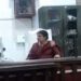 वाराणसी में जिला न्यायाधीश की कुर्सी पर बैठी महिला, न्यायाधीश होने का किया दावा