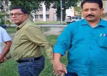 हरदोई में दो लाख रुपये की रिश्वत लेते शाहाबाद नगर पालिका के ईओ रंगे हाथ गिरफ्तार