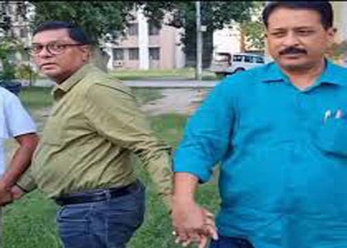 हरदोई में दो लाख रुपये की रिश्वत लेते शाहाबाद नगर पालिका के ईओ रंगे हाथ गिरफ्तार