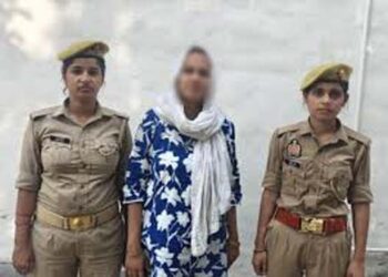 गोरखपुर में अध्यापक की आत्महत्या मामले में फरार बीएसए दिल्ली में गिरफ्तार
