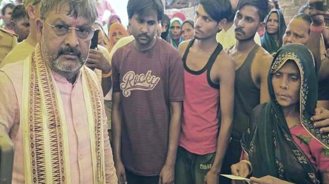 रुदौली में सऊदी अरब से वतन लौटा प्रवासी का पार्थिव शरीर, 30 दिन की मशक्कत के बाद परिजनों ने किया अंतिम संस्कार
