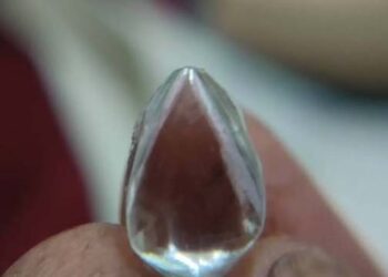 मप्र: पन्ना में आदिवासी किसान परिवार को खदान से मिला 11.19 कैरेट का हीरा