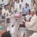 बलिया: जीवित व्यक्ति को राजस्व अभिलेख में मृत किया घोषित, प्रशासन ने की कार्रवाई