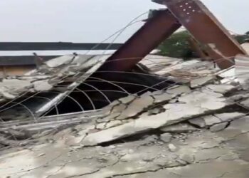 कोलकाता में निर्माणाधीन गोदाम की छत ढही, कई लोगों के मलबे में दबे होने की आशंका