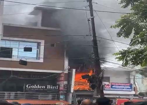 लखनऊ में चिनहट, विकास नगर इलाके में लगी आग