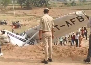 कासगंज में ट्रेनी एयरक्राफ्ट क्रैश, महिला पायलट घायल