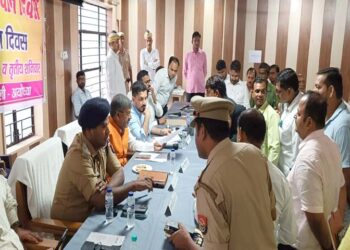 रुदौली तहसील में जिलाधिकारी ने सुनी फरियादियों की समस्या, तहसील दिवस में उमड़ी भीड़