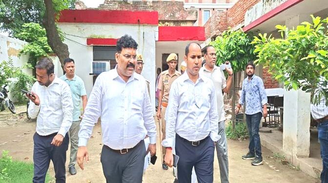 अयोध्या: नवागत एसडीएम सदर आनंद कुमार तिवारी ने संभाला चार्ज, तहसील परिसर का किया औचक निरीक्षण