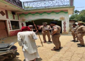 अयोध्या के बाबा बाजार थाना क्षेत्र संदिग्ध परिस्थितियों में सेवानिवृत्त कर्मचारी की मौत, शरीर पर चोट के निशान; हत्या की आशंका