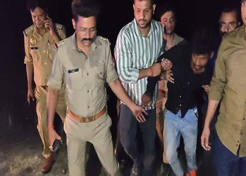प्रतापगढ़ में पुलिस मुठभेड़ में हत्या के दो इनामी आरोपी गिरफ्तार, एक गोली लगने से घायल