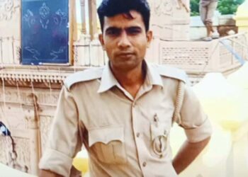 मथुरा जिले में केनरा बैंक की सुरक्षा में तैनात सिपाही की ड्यूटी के दौरान गोली लगने से मृत्यु