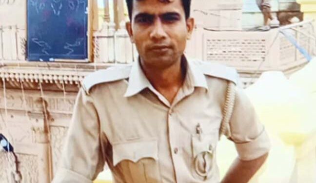 मथुरा जिले में केनरा बैंक की सुरक्षा में तैनात सिपाही की ड्यूटी के दौरान गोली लगने से मृत्यु