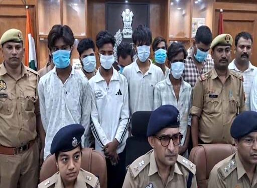 Lucknow में ऑपरेशन CY-VAJRA: पुलिस और सर्विलांस टीम ने अंतरराष्ट्रीय साइबर ठगी से जुड़े 9 आरोपियों को किया गिरफ्तार