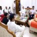 मेरठ की दिवंगत दलित छात्रा के परिजनों से मिले मुख्यमंत्री, घटना पर जताया दुख, पांच लाख रुपये दी आर्थिक सहायता
