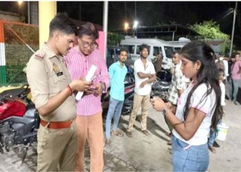 गोरखपुर: नौका विहार में दो नावों की टक्कर, हादसे में युवक लखमुद्दीन की मौत, बच्चे समेत 9 घायल