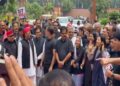 राहुल-अखिलेश को हिरासत में लेने के खिलाफ प्रदेश के कई जिलों में सपा व कांग्रेस का प्रदर्शन जारी