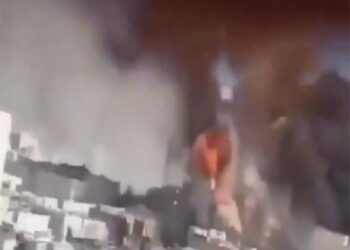 अमेरिका-ईरान टकराव: अमेरिकी सेना ने उत्तरी ईरान पर किया हमला, नाकेबंदी तोड़ने की कोशिश कर रहे जहाज को रोका