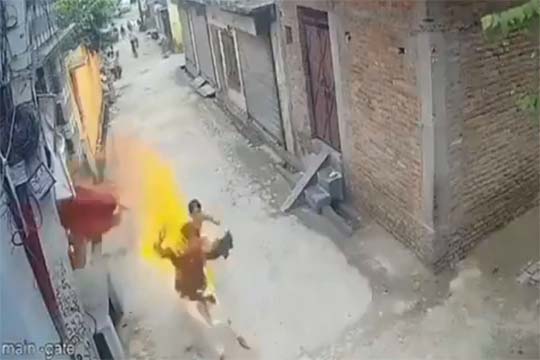 बरेली में पत्नी की प्रताड़ना से त्रस्त होकर आत्मदाह करने वाले मस्जिद के मुअज्जिन की मौत