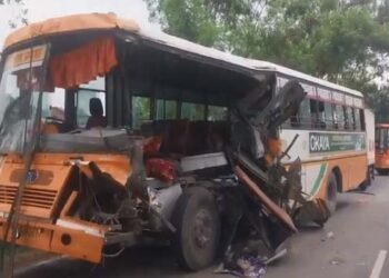 बहराइच में रोडवेज बस की टक्कर में ट्रैक्टर चालक की मौत, 11 यात्री घायल