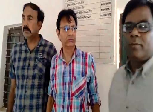 मेरठ : 25 हजार रुपये की रिश्वत लेते DIOS कार्यालय का बाबू गिरफ्तार
