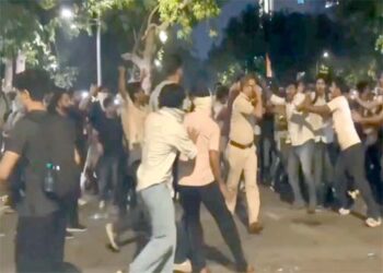 दिल्ली पुलिस ने प्रदर्शन में लाठीचार्ज के दौरान महिला की मौत किया खंडन, सख्त कानूनी कार्रवाई की चेतावनी