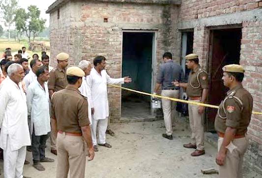 कुशीनगर में ग्राम प्रधान की पत्नी का जला हुआ शव शौचालय में मिला