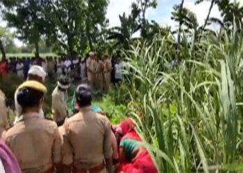 कुशीनगर में पेड़ से लटके मिले नवविवाहित दंपति के शव, 6 महीना पहले की थी कोर्ट मैरिज