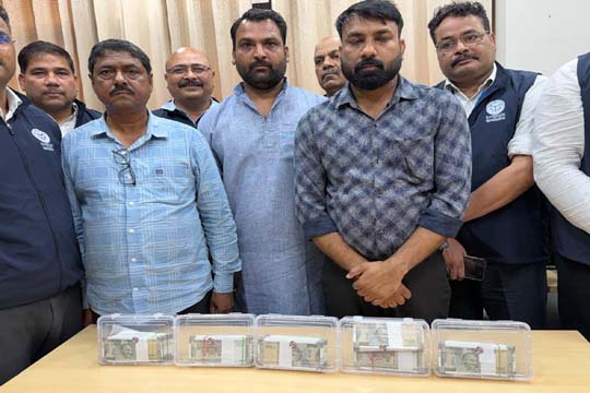 लखनऊ में 7.5 लाख रुपये रिश्वत लेते एलडीए के अभियंता समेत तीन लोग रंगे हाथ गिरफ्तार