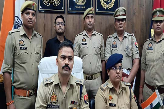 संभल में डाकघर का सहायक पोस्टमास्टर 1.4 करोड़ रुपये गबन के आरोप में गिरफ्तार, सात प्राथमिकियां दर्ज