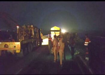 एटा में ट्रक ने ट्रैक्टर-ट्रॉली को मारी टक्कर, एक कांवड़िये की मौत