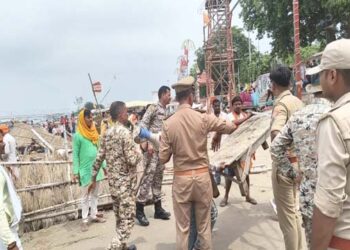 अयोध्या में सावन के पहले सोमवार से पहले व्यवस्थाओं को लेकर पुरोहित समाज में नाराजगी, तख्त-छप्पर हटाने से उपजा आक्रोश