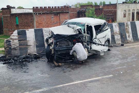 झांसी: सड़क हादसे में माफिया-राजनेता अतीक अहमद के बेटे की मौत, तीन अन्य घायल