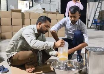 गुजरात: गांधीनगर में नकली देसी घी की बड़ी फैक्ट्री सील, 30 हजार लीटर केमिकल से बना घी जब्त