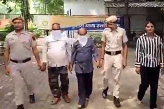 दिल्ली: बच्चा गोद दिलाने के नाम पर ऑनलाइन ठगी करने वाले दो साइबर जालसाज बरेली से गिरफ्तार