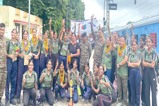 लखनऊ: थल सैनिक कैंप में NCC ग्रुप लखनऊ की गर्ल्स टीम का जलवा, जीती शूटिंग चैंपियनशिप ट्रॉफी