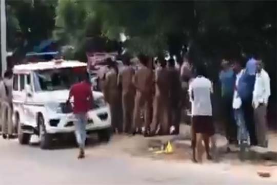 प्रतापगढ़: कार और स्कूटर की टक्कर को लेकर विवाद में चली गोली, एक युवक जख्मी